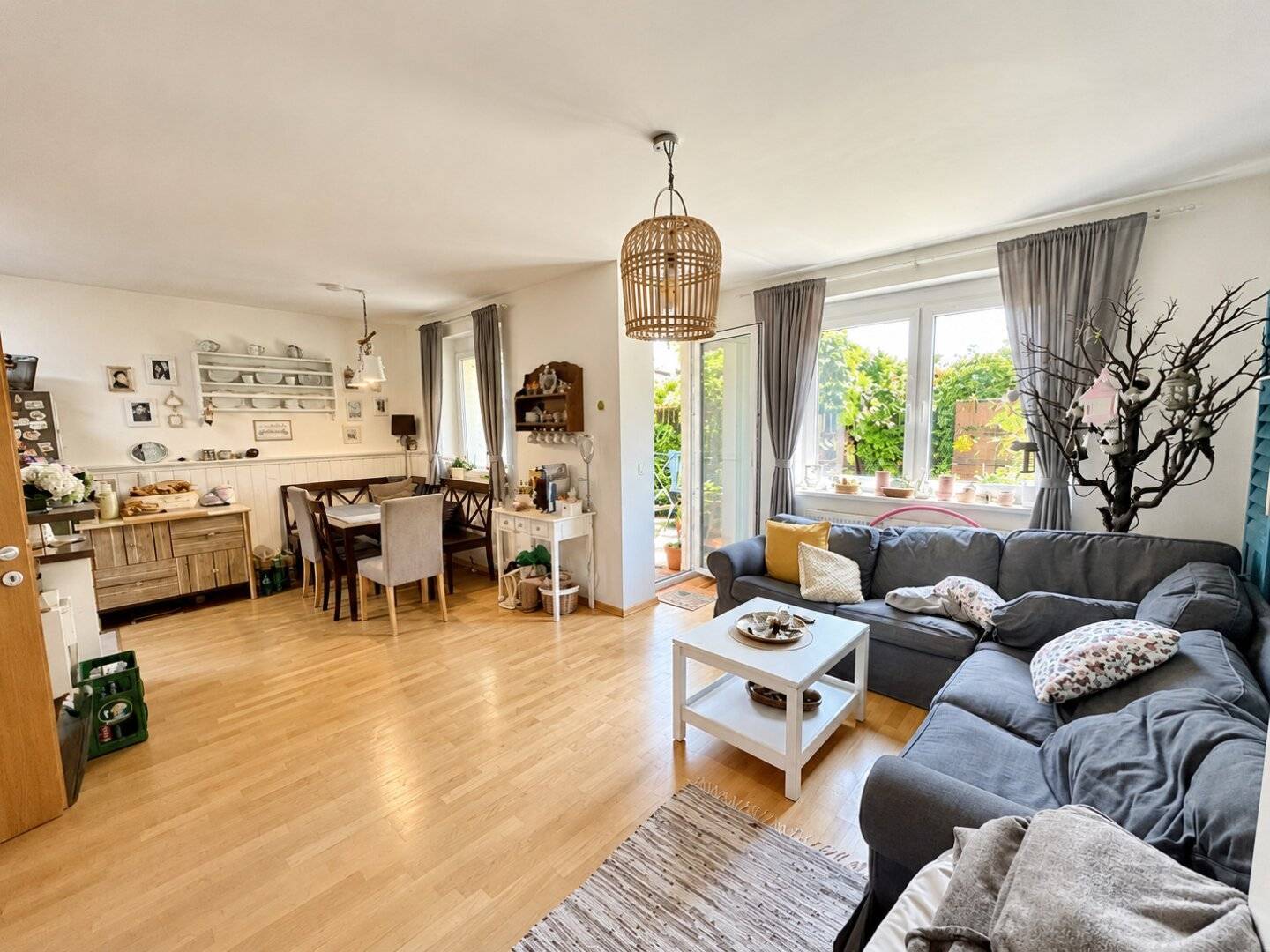 GARTENWOHNUNG in Mödling | 3 Zimmer | Terrasse &amp; Eigengarten | Tiefgarage | ca. 85 m² gew. NFL