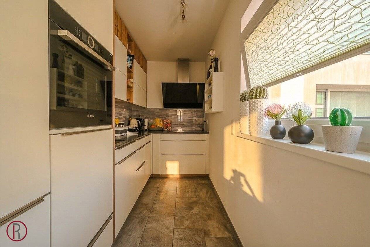 Modern 2-room apartment with balcony and garage in Kufstein, dream apartment in the most central location
