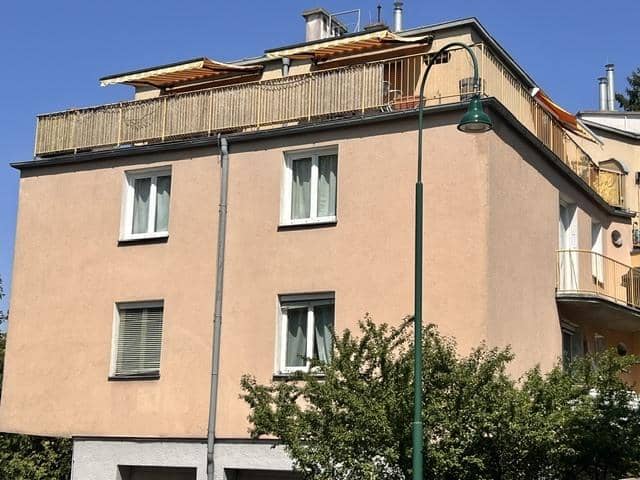 Dachgeschosswohnung mit umlaufender Terrasse und Sauna