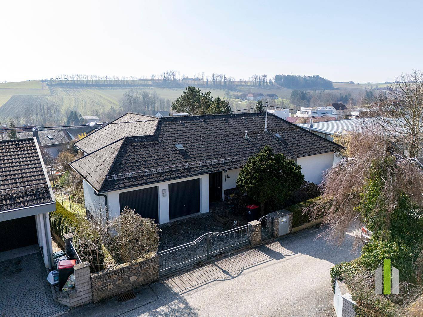 Sonnige Hanglage mit Terrassengarten Familienwohnung