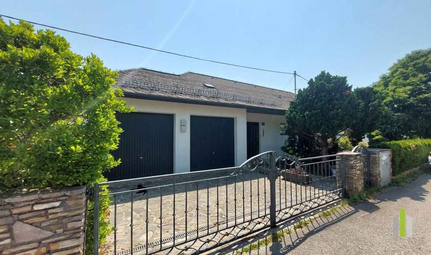 Sonnige Hanglage mit Terrassengarten Familienwohnung