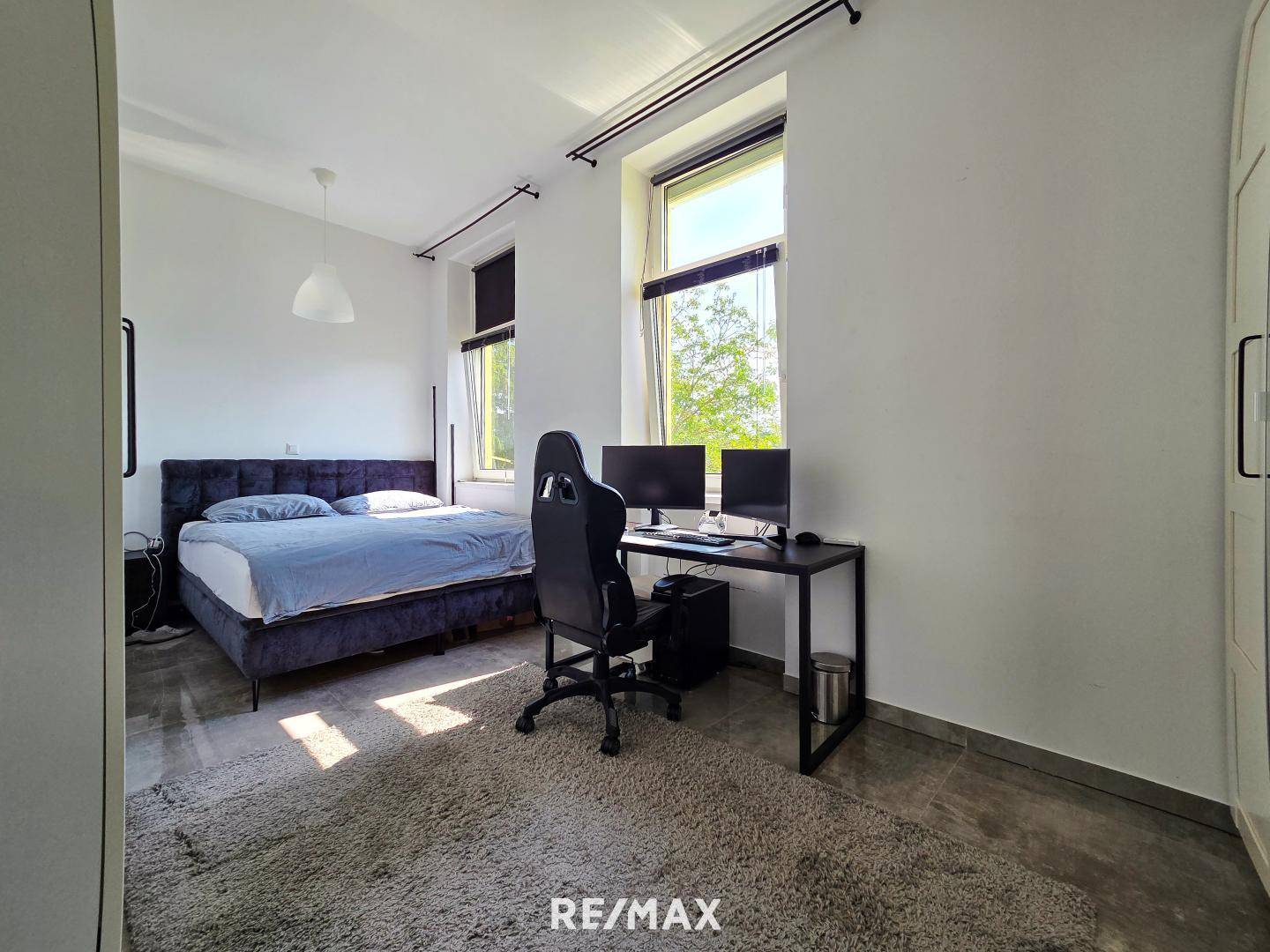 Modernisierte Wohnung mit Gemeinschaftsgarten und Stellplatz