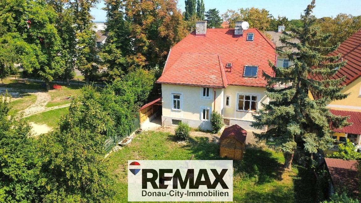 Stylish villa with private garden Apartment