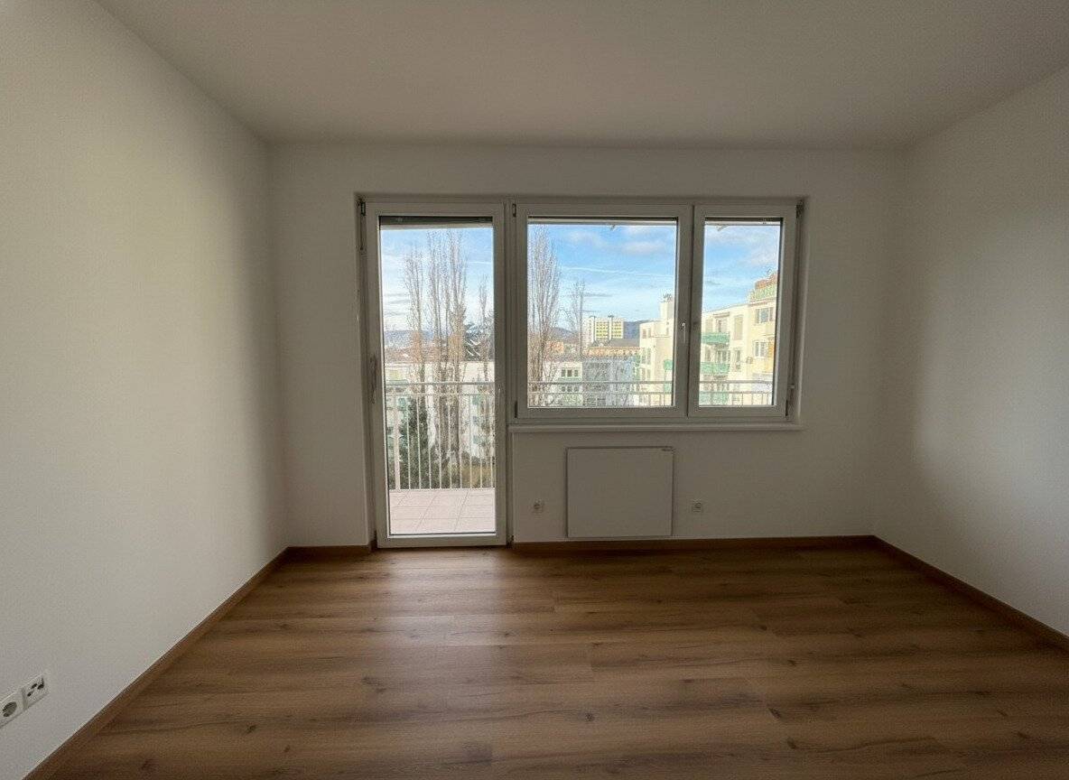 Exclusive 4-room apartment in absolute dream location - newly renovated!