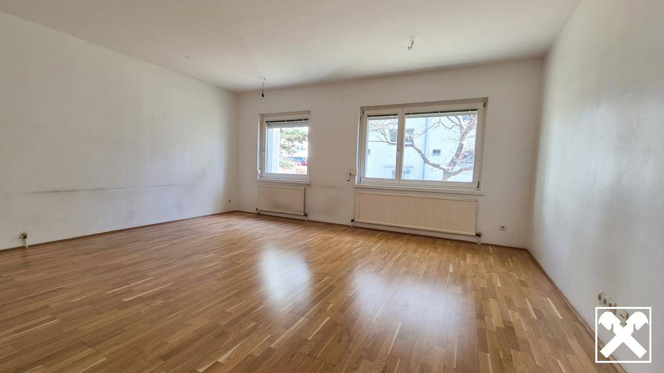 Großzügige Erdgeschosswohnung in grüner Wohnanlage