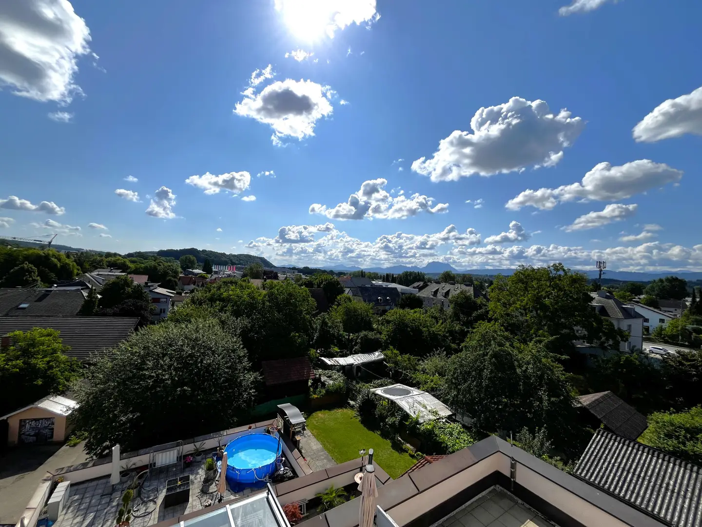 Helle Stadtwohnung mit großer Terrasse und Traunsteinblick