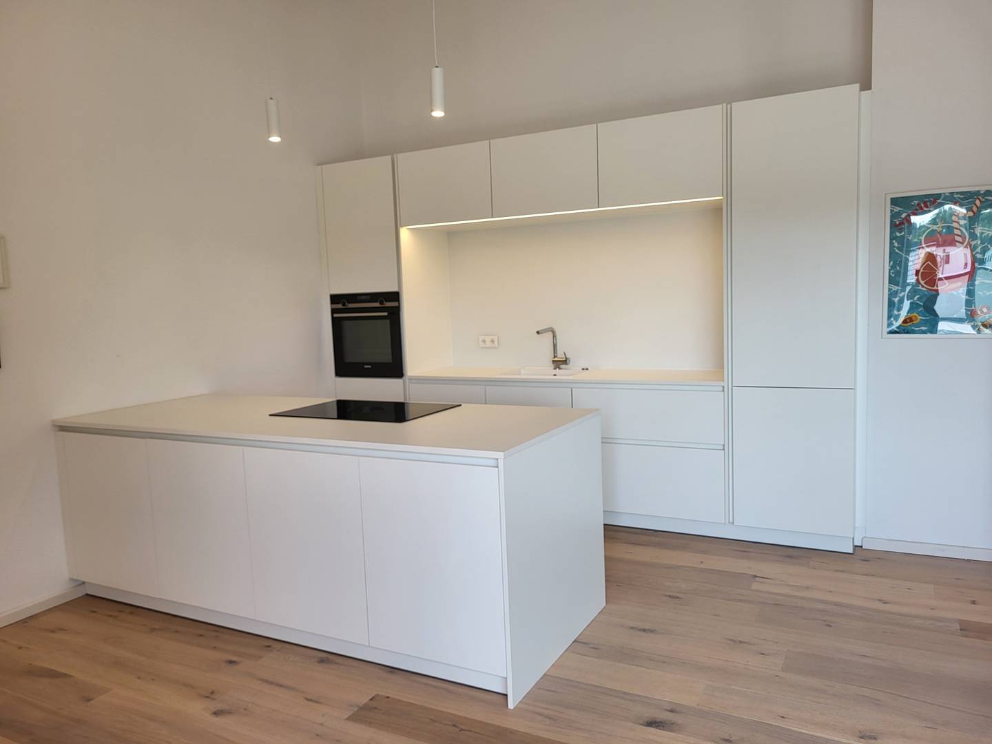 Neuwertige Wohnung mit großer Dachterrasse und zwei Stellplätzen