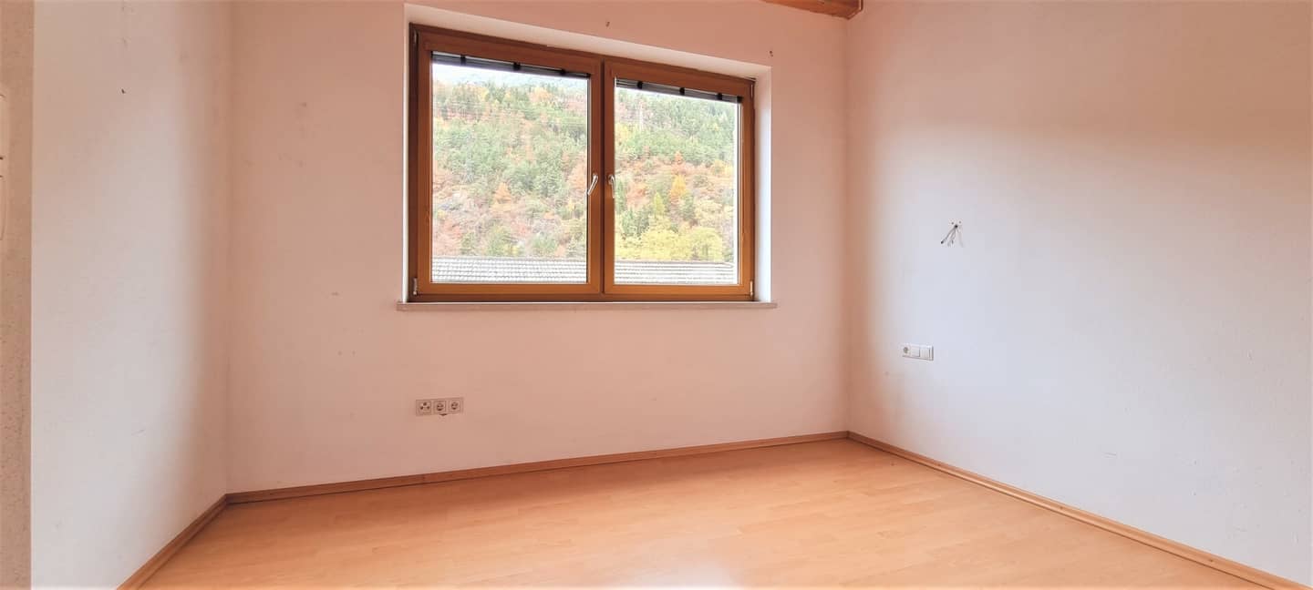Zentral gelegene Dachgeschosswohnung mit Südbalkon