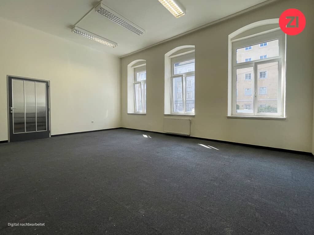 Bright practice space near main station Apartment