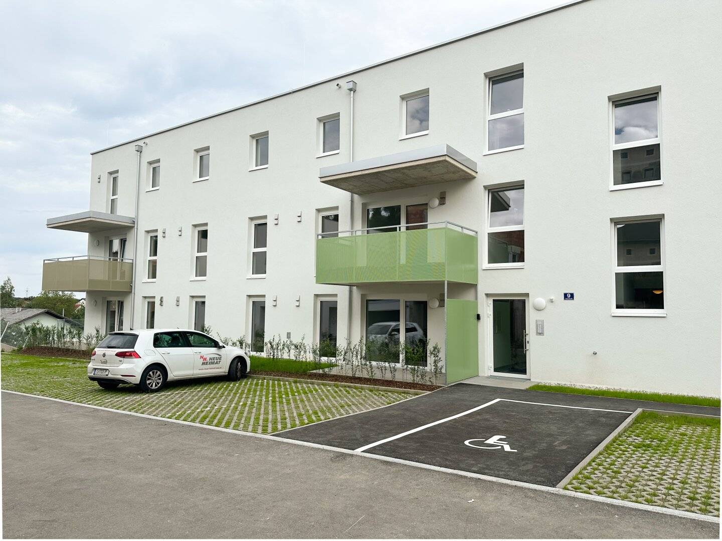 Modern 2-room apartment in Sierning nearly new with balcony and underground garage