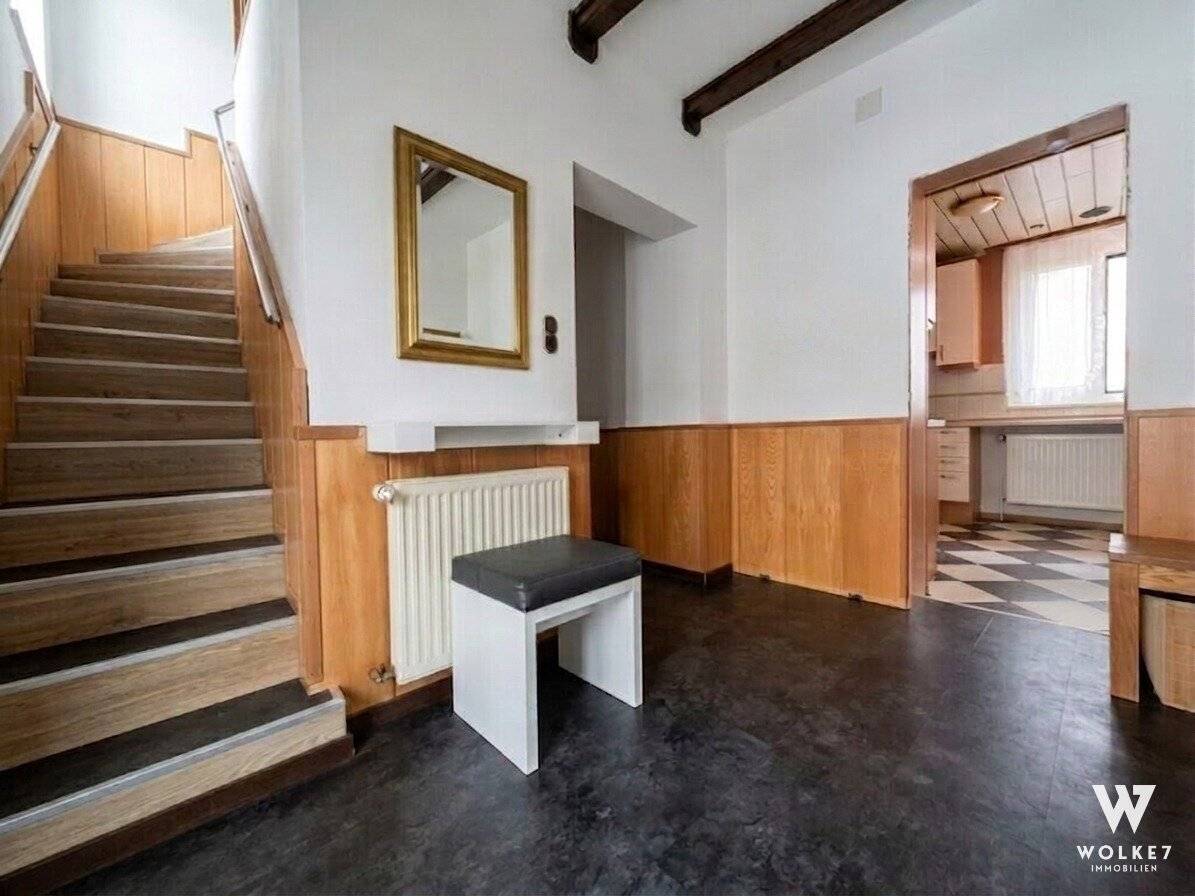 Großzügiges Einfamilienhaus mit viel Platz, sonnigen Terrassen, Garage plus Carport!