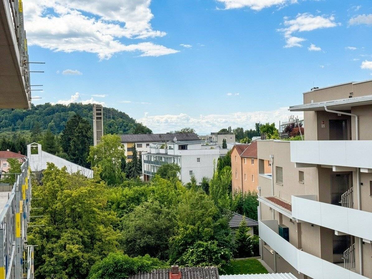 Top-floor living without paying for a penthouse: 91 m², 3 rooms, 22 m² balcony – Andritz