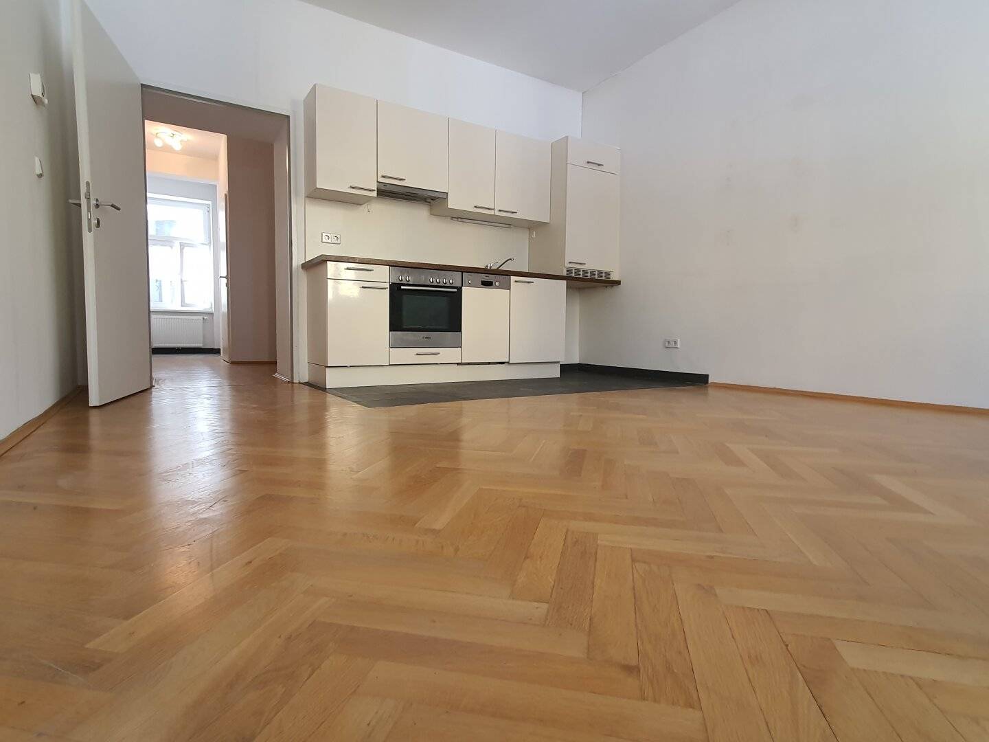 Well-maintained 2-room apartment in good and quiet location