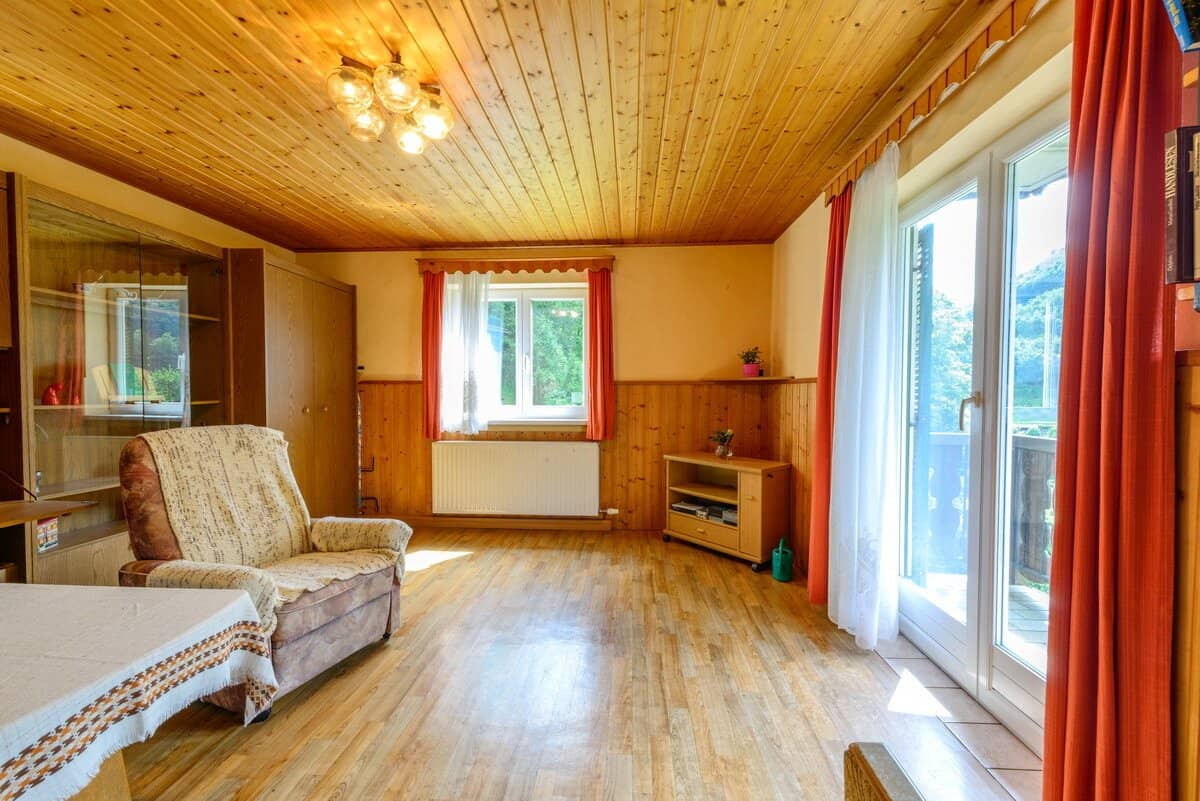 Einfamilienhaus mit Aussicht und großzügigem Grundstück