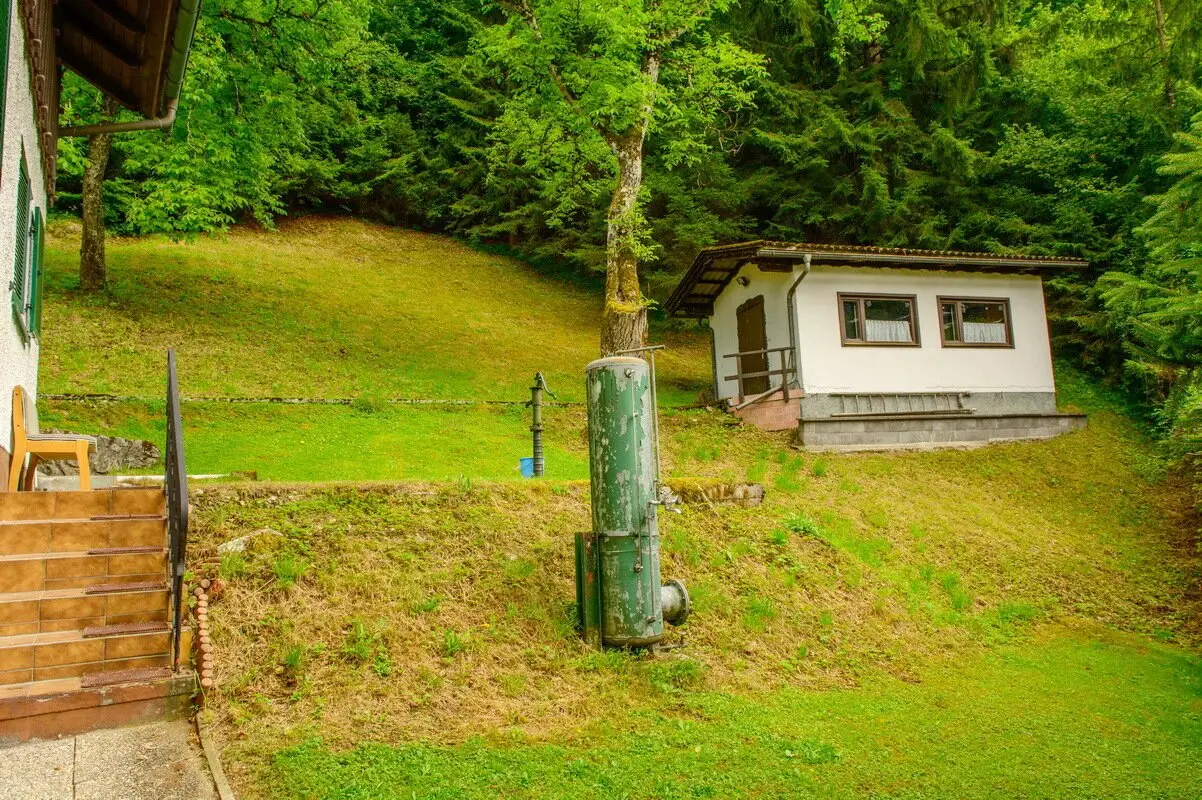 Single-family house with view and spacious plot