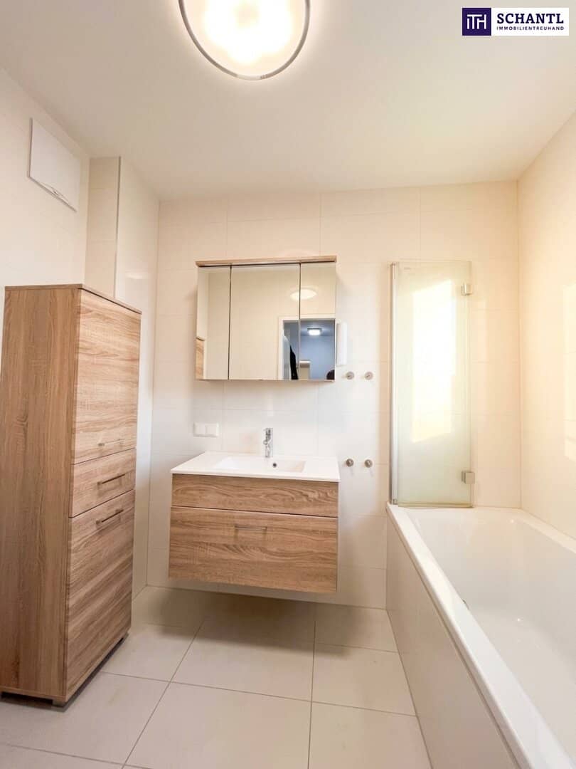 Quietly located 3-room apartment with 2 terraces and air conditioning - car parking space optionally available