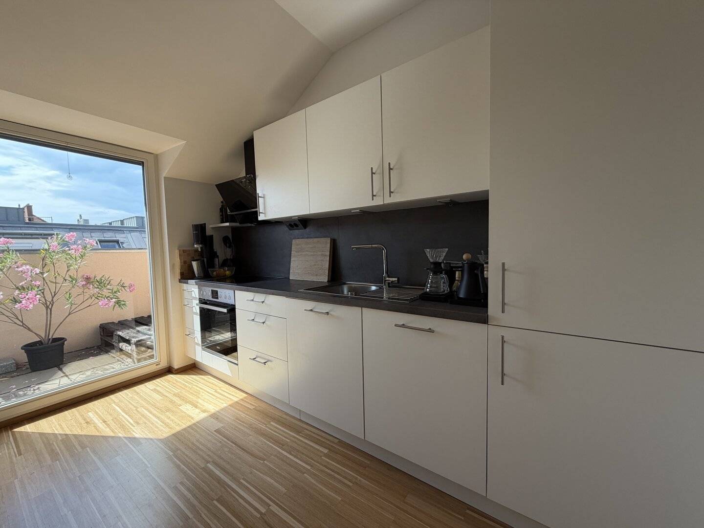 Moderne 2-Zi-Wohnung mit Terrasse in 1100 Wien, neuwertig!