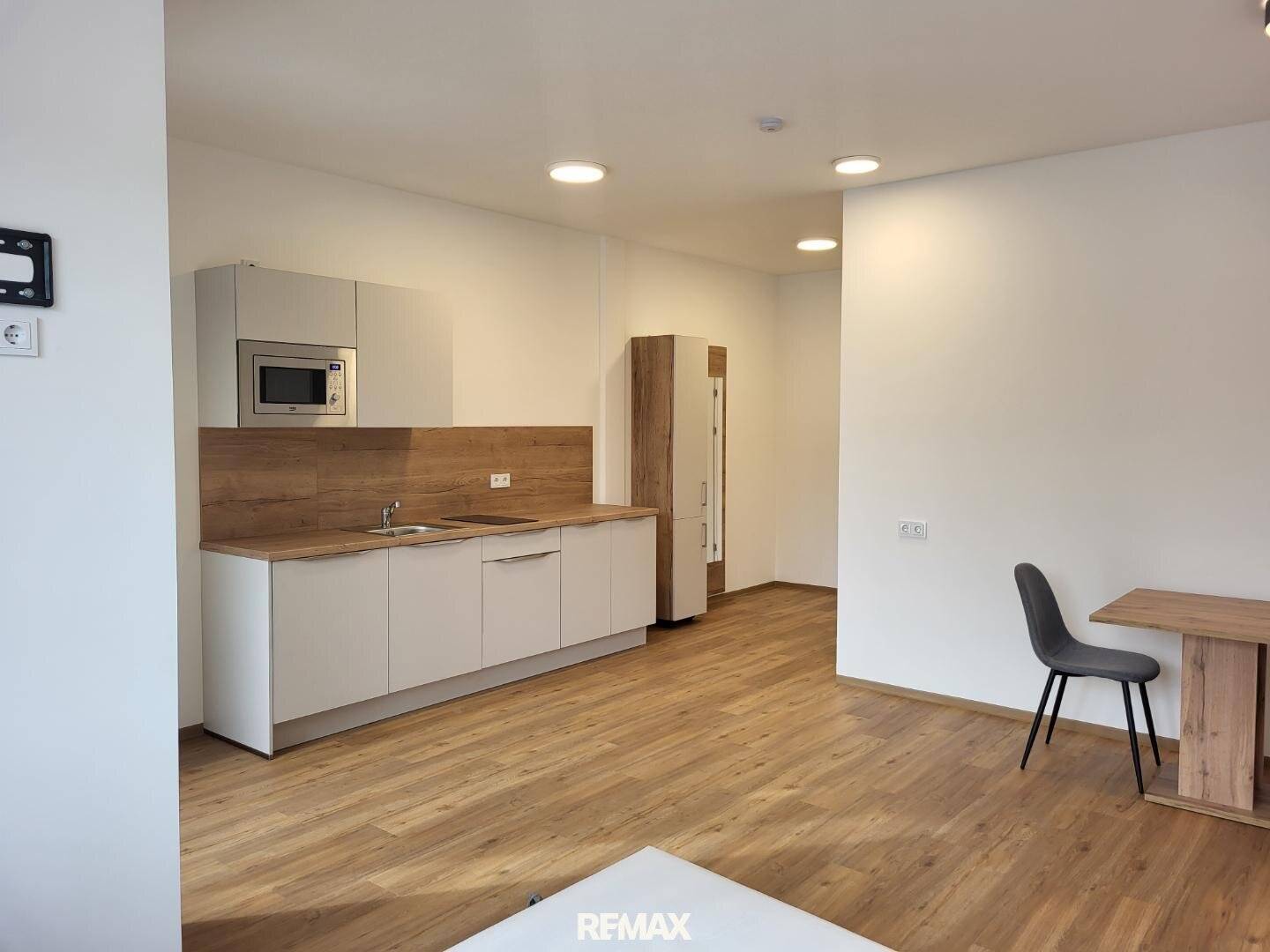 Furnished 1-room apartment with loggia € 560 incl. operating costs, heating, electricity and Wi‑Fi