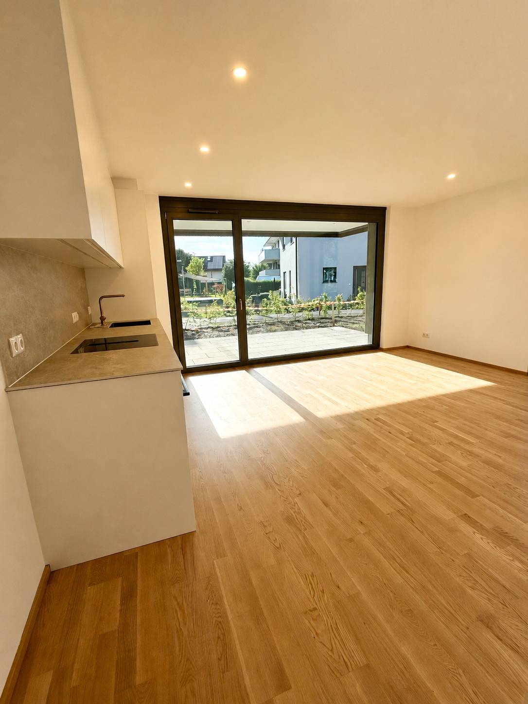 Modern apartment with terrace and private garden