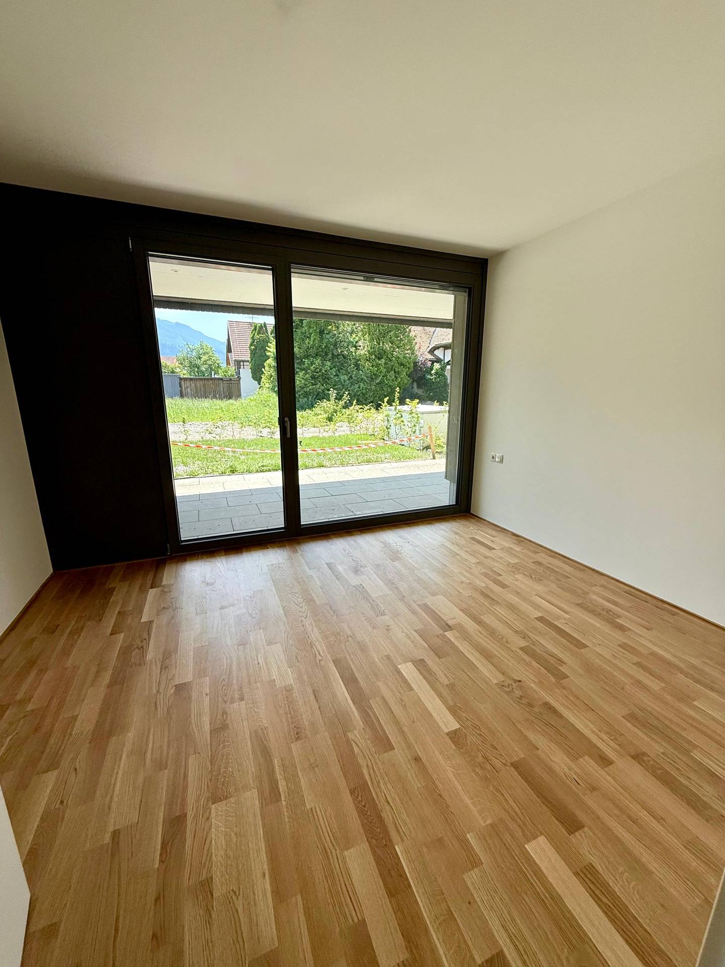 Bright ground floor apartment with private garden