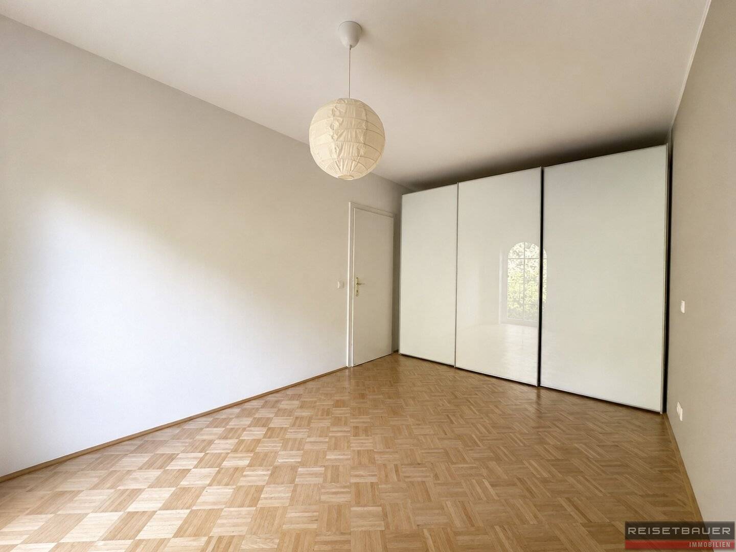 Charming attic apartment in a quiet location of Leonding with balcony