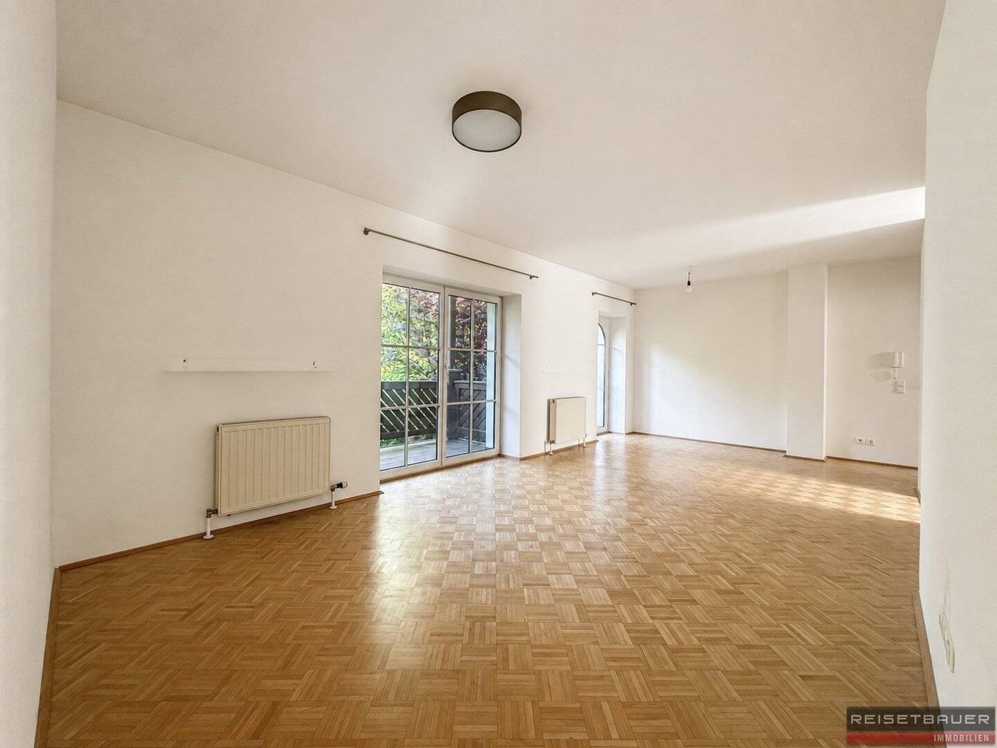 Charming attic apartment in a quiet location of Leonding with balcony