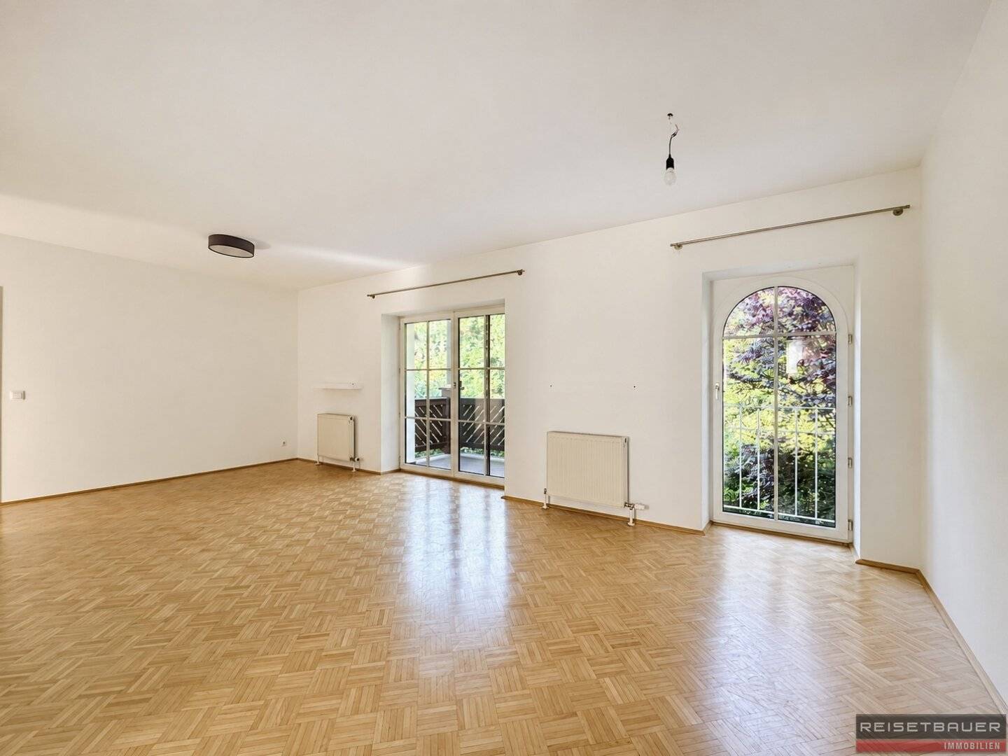 Charming attic apartment in a quiet location of Leonding with balcony