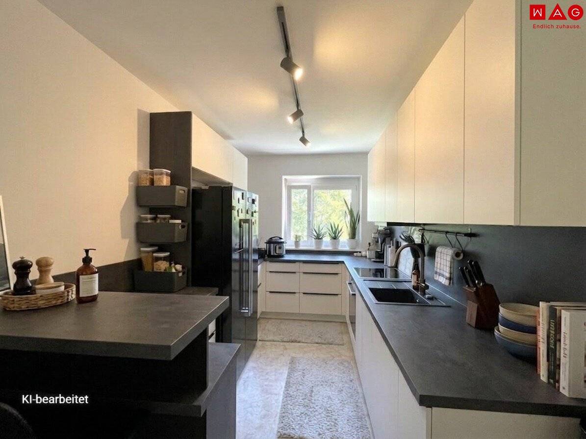 Relaxed living in a top location with excellent infrastructure and a stunning loggia Surrounded by green spaces and yet close to the center