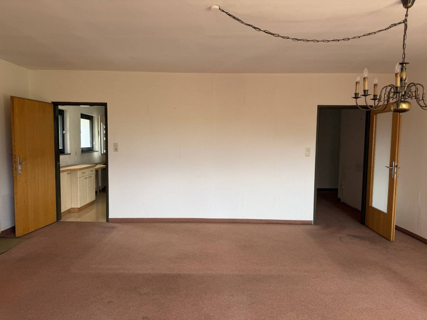A 4-room apartment with loggia on the outskirts of Saalfelden - design your new home