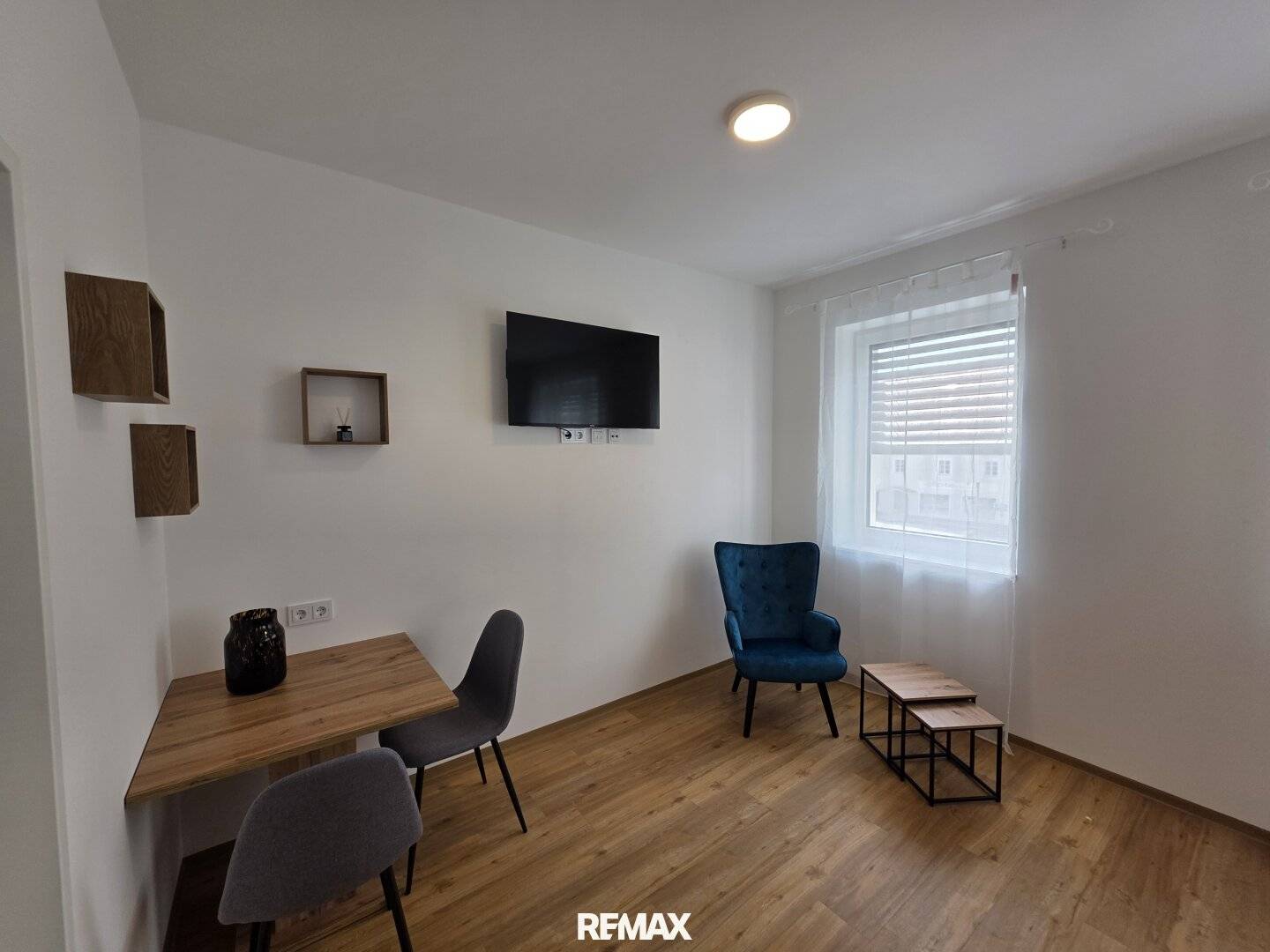 Möbliertes 1-Zimmer-Apartment ohne Loggia € 520,- inkl. BK, HK, Strom u. Wlan