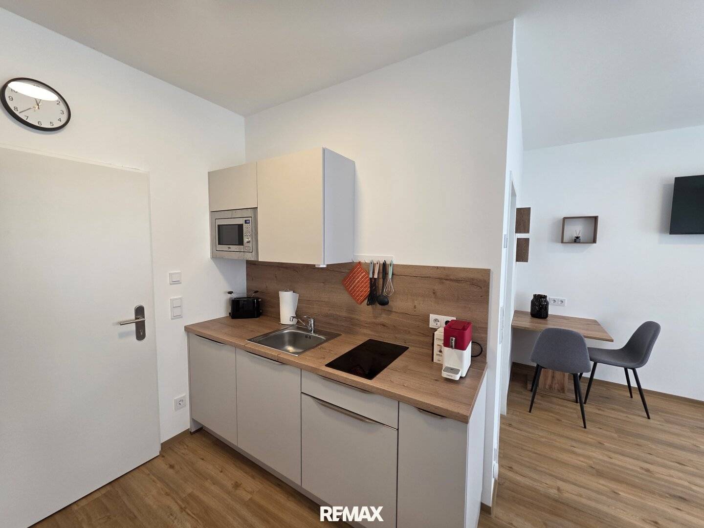 Furnished 1-room apartment without loggia € 520 incl. operating costs, heating costs, electricity and WiFi