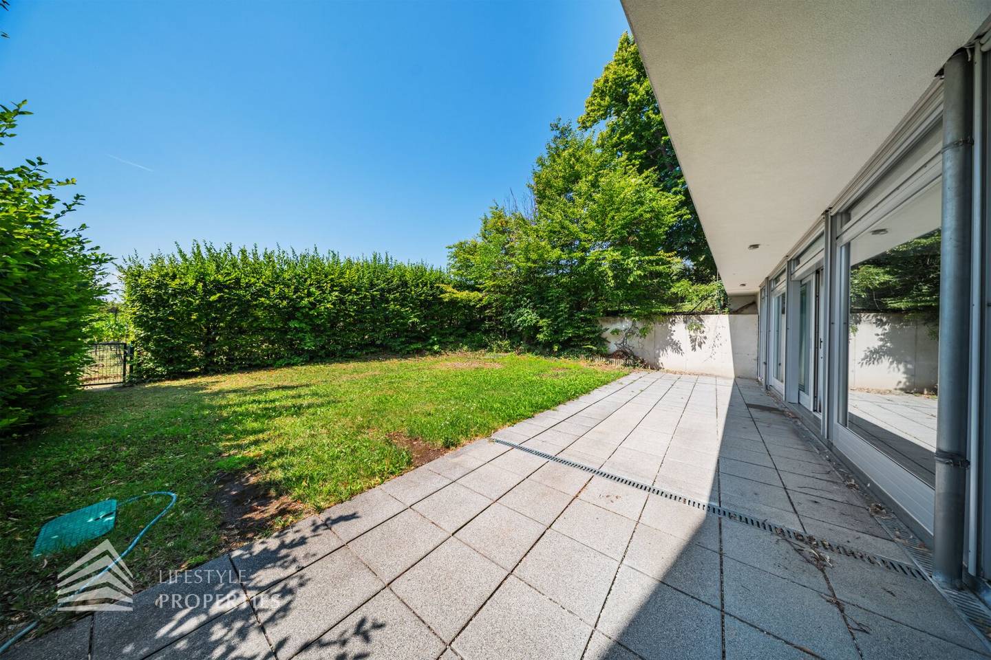 Wunderschöne 7-Zimmer Wohnung mit Garten und Terrassen