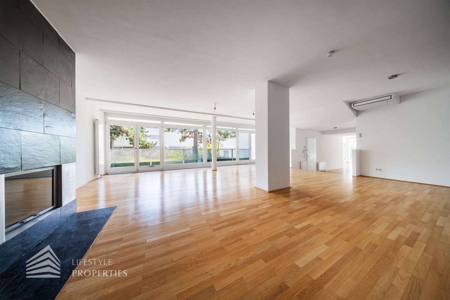 Wunderschöne 7-Zimmer Wohnung mit Garten und Terrassen