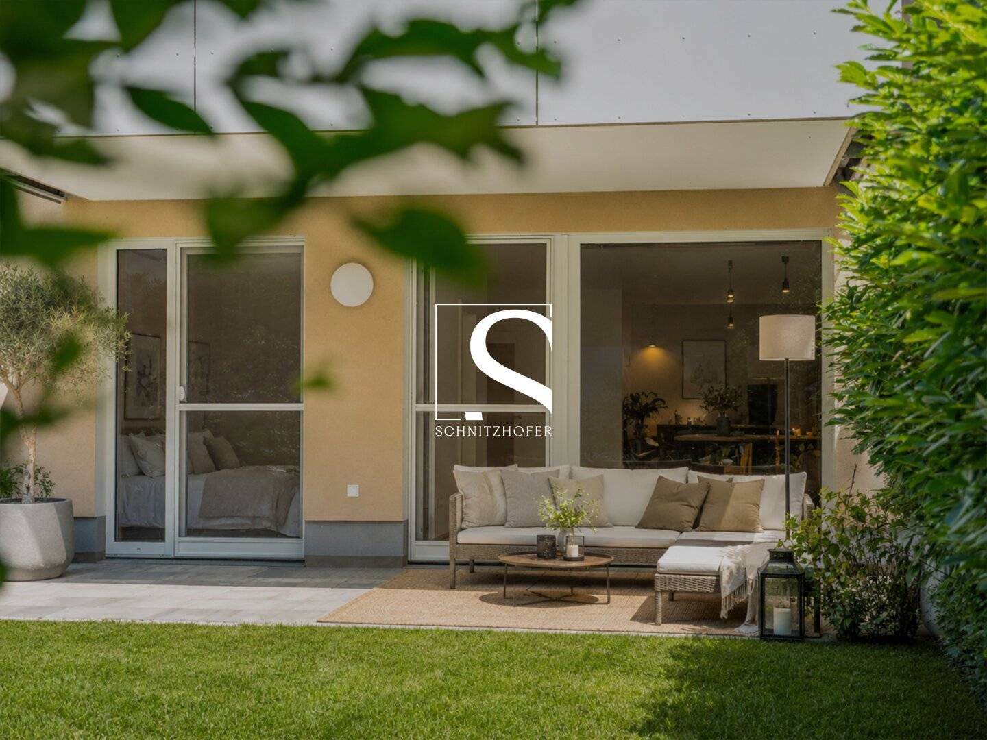 GARTENplatz.OBERNDORF | Neuwertige 2-Zimmer-Gartenwohnung mit Tiefgaragen- &amp; Außenstellplatz