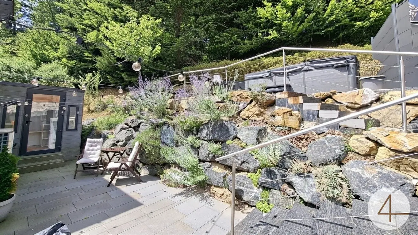 Exklusive Designvilla in traumhafter Hanglage mit Panoramablick