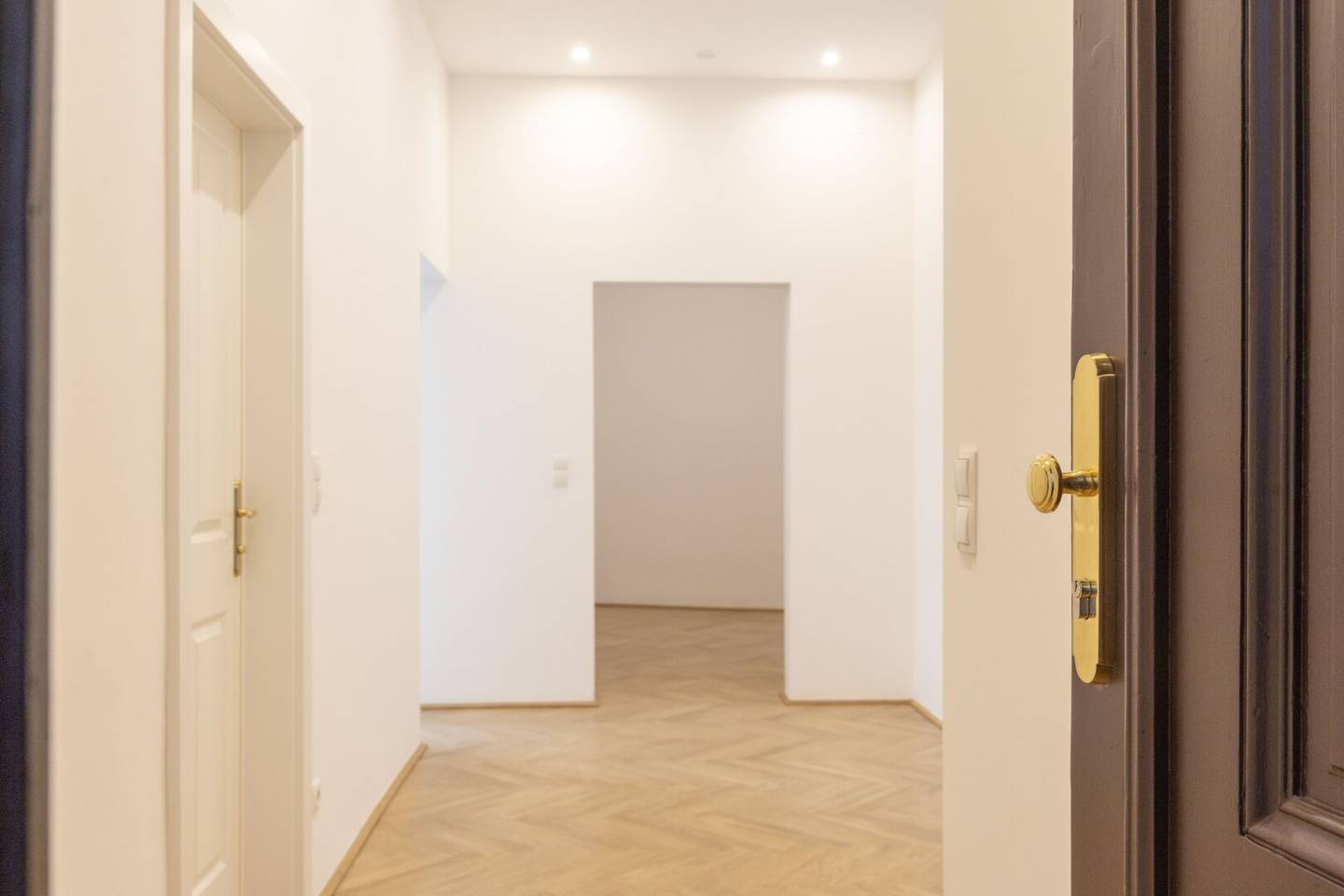 Charming period building. Freshly renovated. Prime location.
