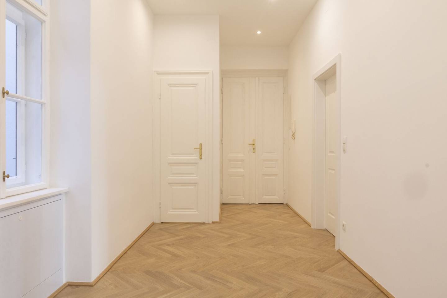 Charming period building. Freshly renovated. Prime location.