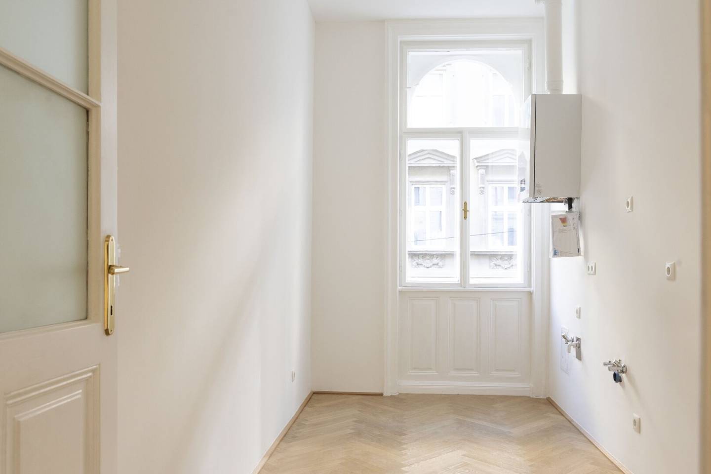 Freshly renovated old building apartment with charm in the heart of Mariahilf