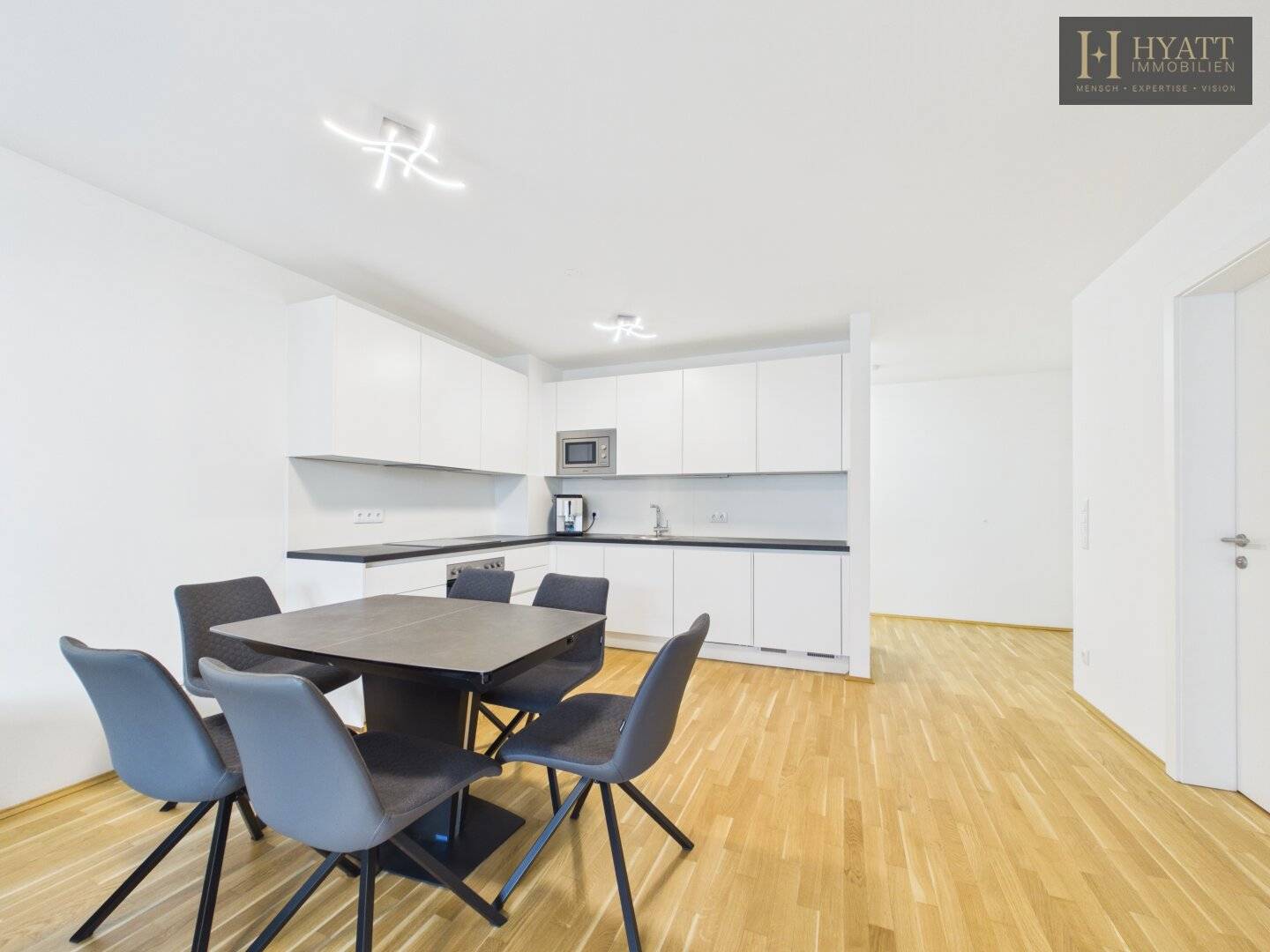 Like-new 2-room apartment with balcony in 1150 Vienna, 67m², Rent 1.500 €