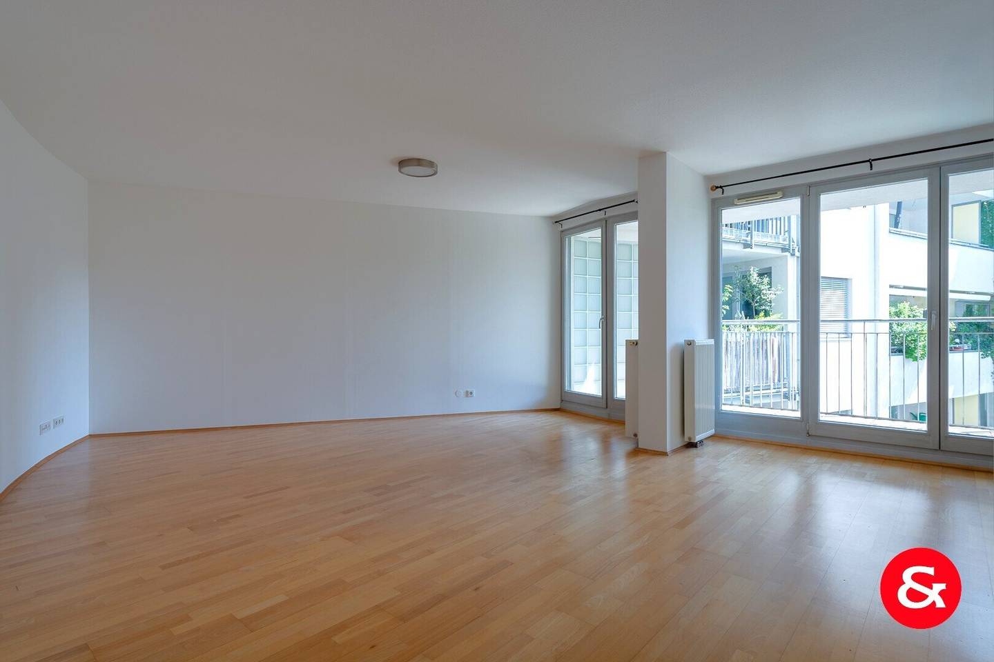 Barrier-free Loggia Apartment | Quiet Location | Perfect Infrastructure | Garage Parking
