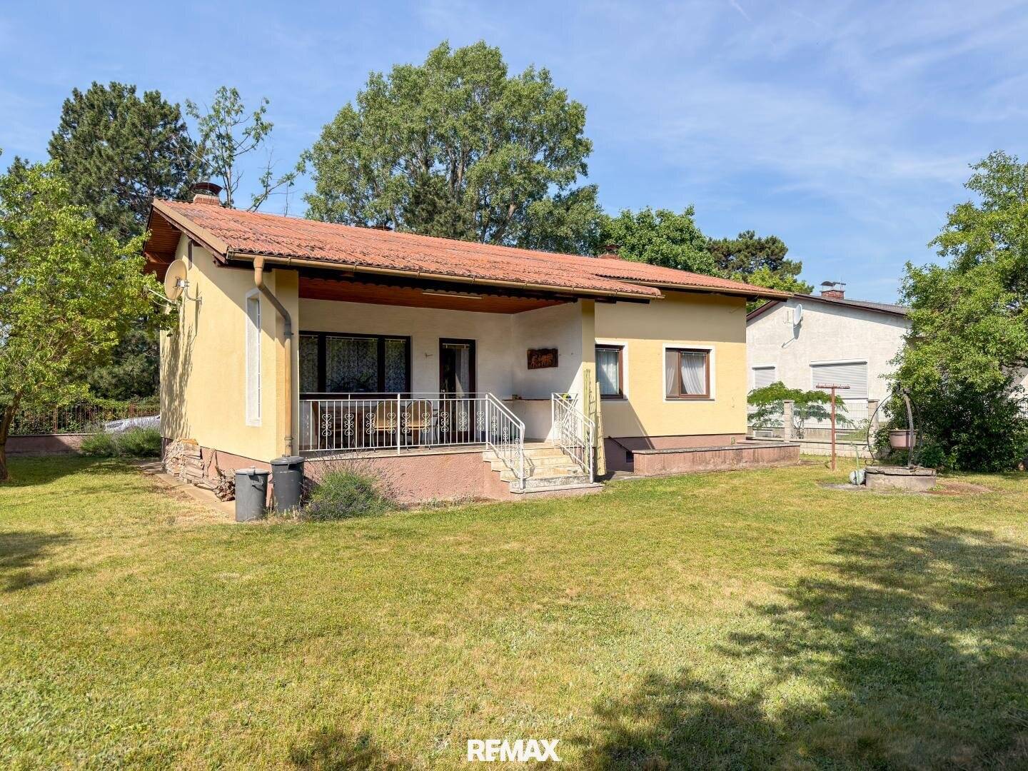 Charming single-family house with large garden