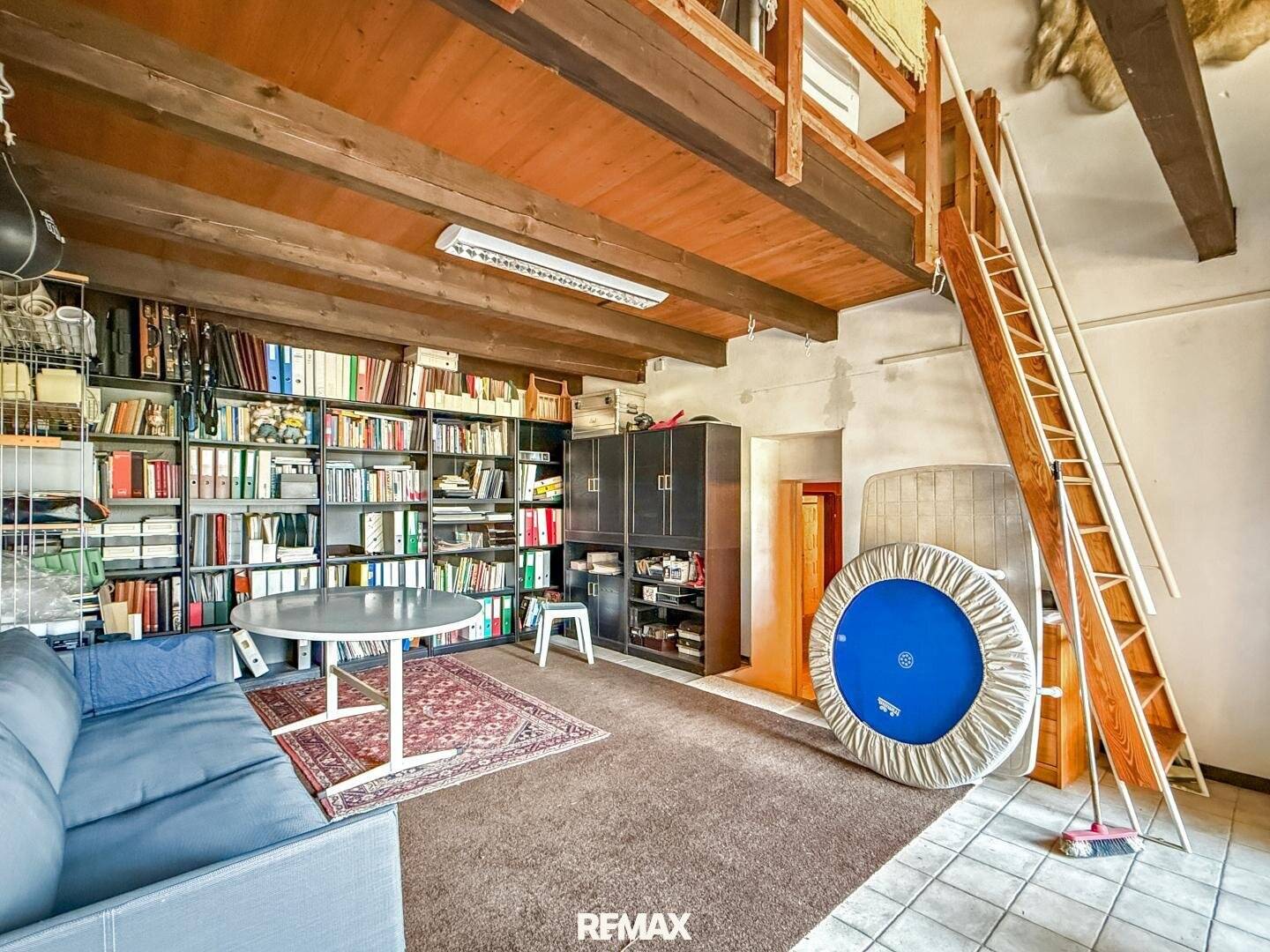 Gepflegtes Einfamilienhaus mit schönem Garten in Schnellbahnnähe