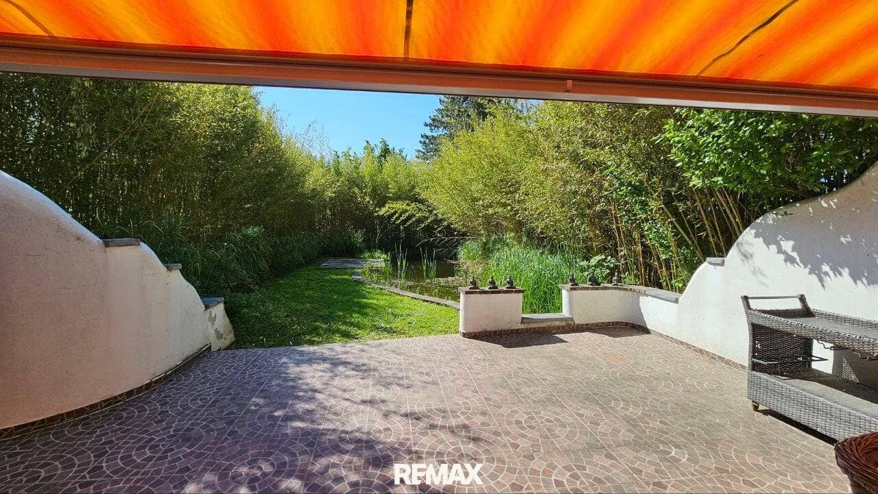 NEW PRICE! Practical commercial space with residential unit