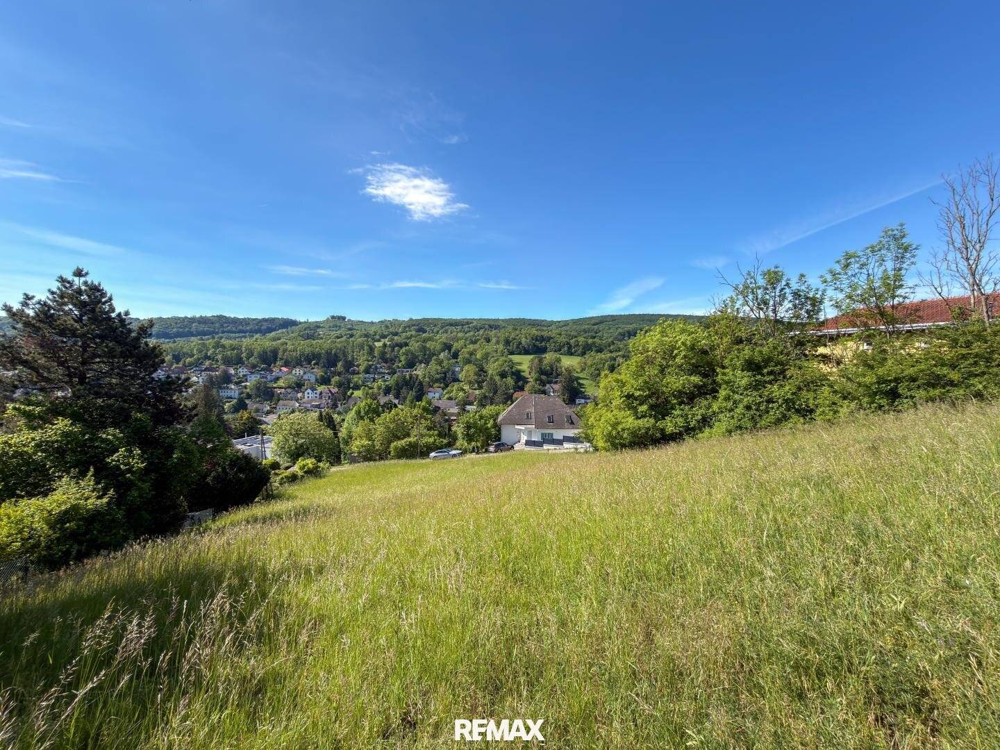 Dream plot with distant view in exclusive location No. 1