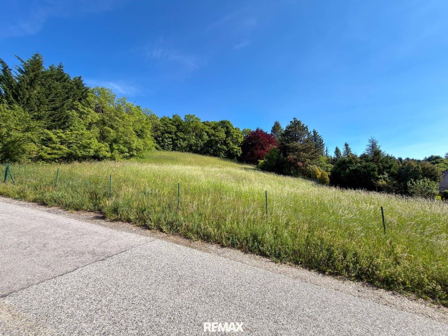 Dream plot with distant view in exclusive location No. 1