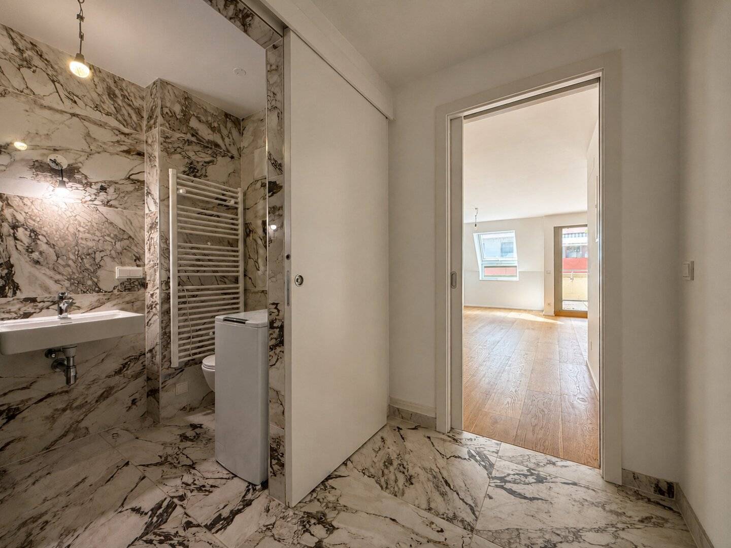 SINGLE-HIT: Studiowohnung mit Balkon I vor den Toren Wiens I hochwertige Ausstattung I gute Verkehrsanbindung