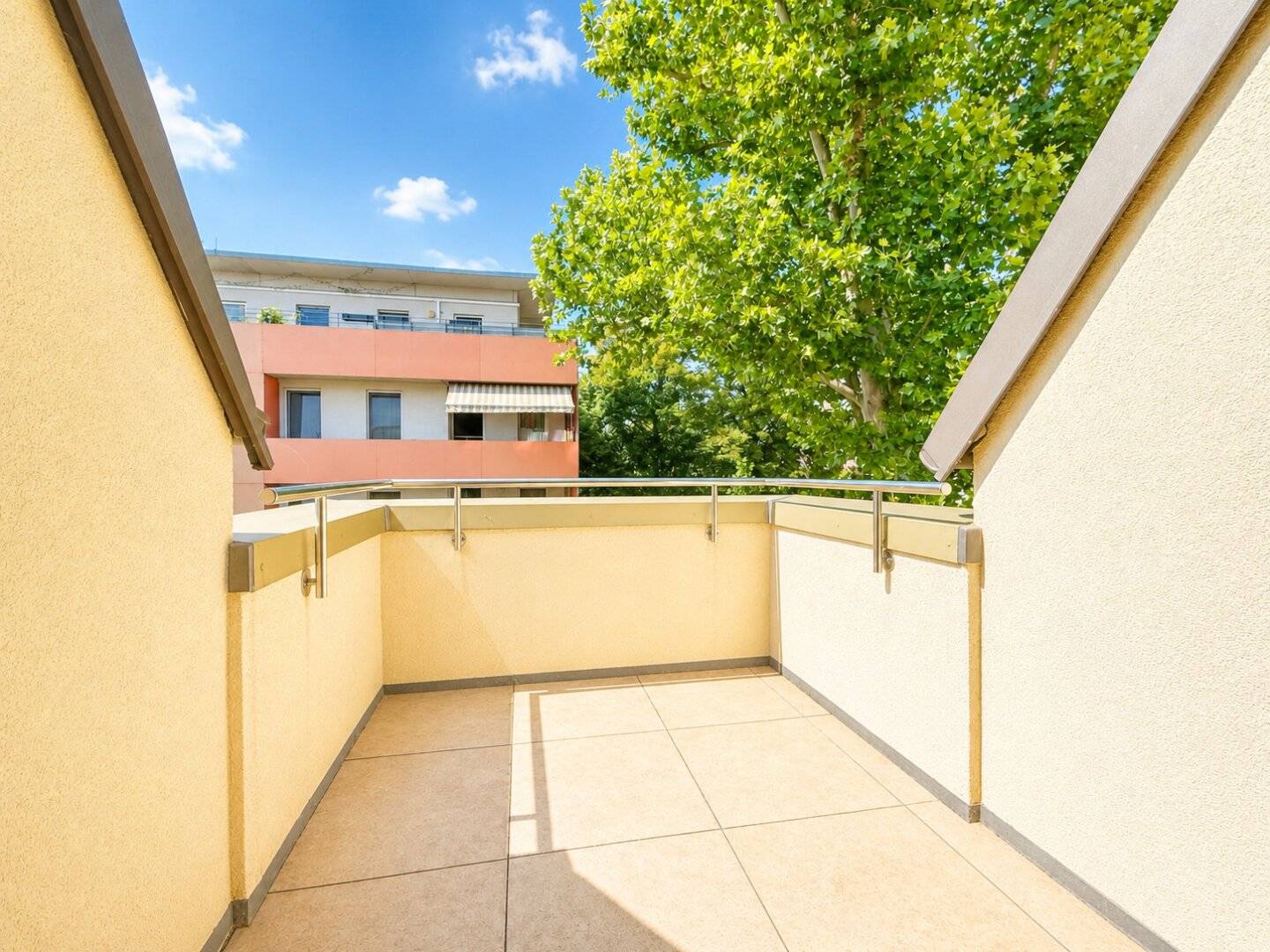 SINGLE-HIT: Studiowohnung mit Balkon I vor den Toren Wiens I hochwertige Ausstattung I gute Verkehrsanbindung