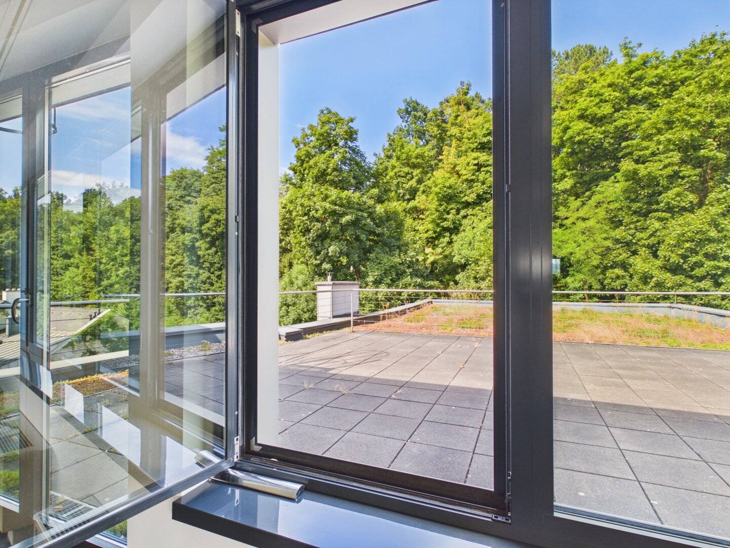 Your new office location Office building 4 floors with large terrace