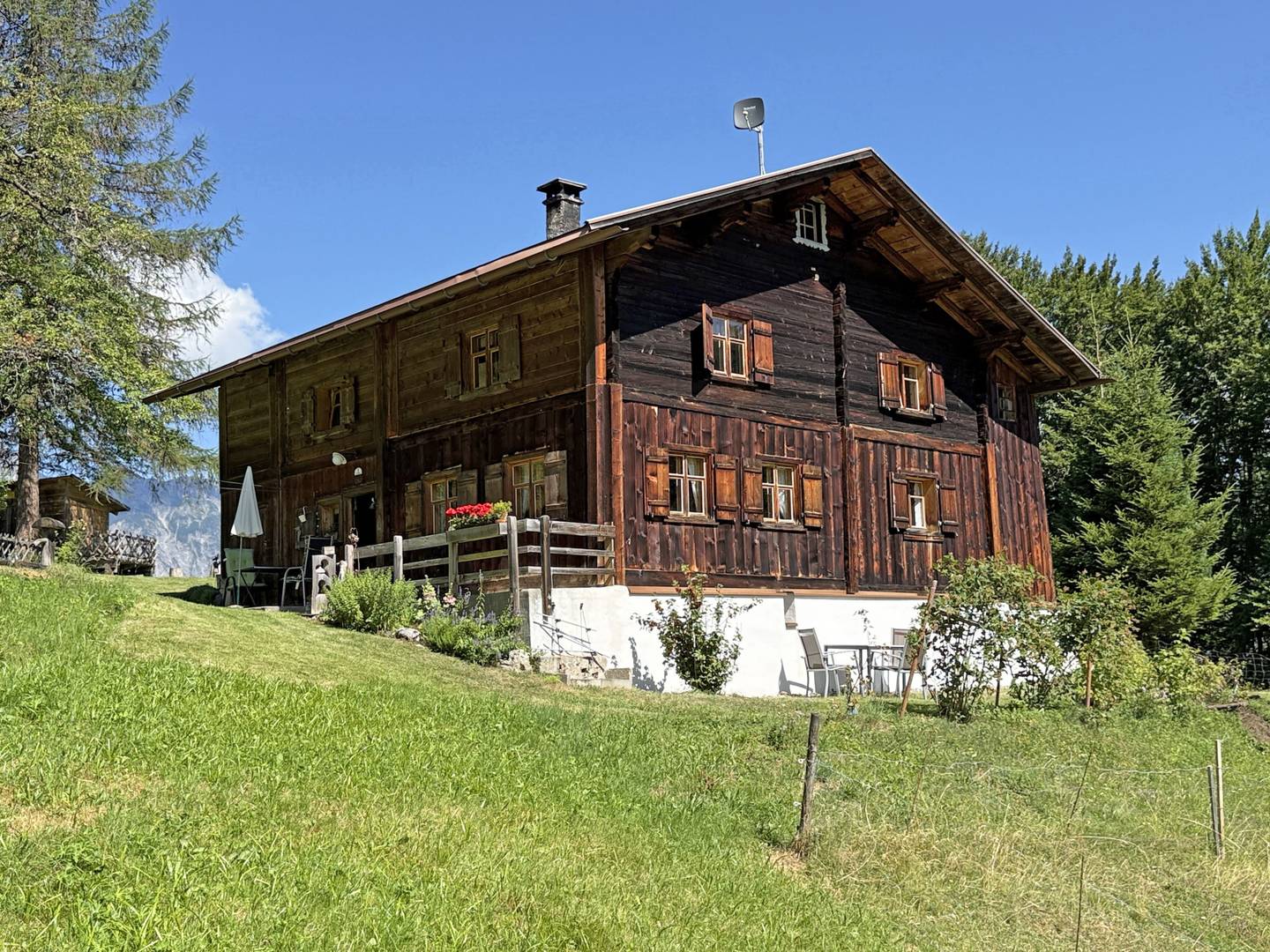 Sonnige Berglage mit eigener Quelle Bauernhaus Wohnung