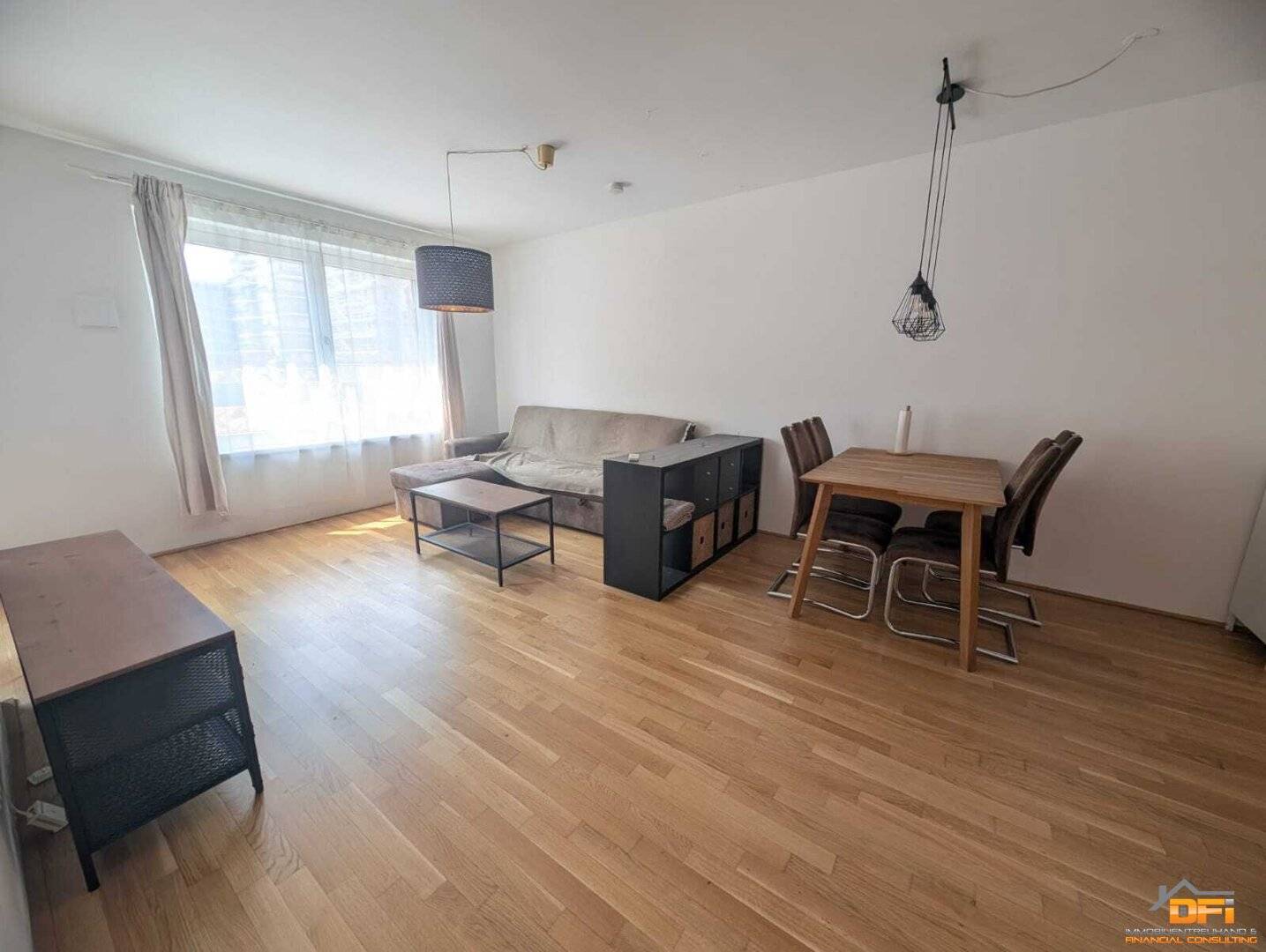 TRIENNA: Modern 2-room apartment with balcony / fully furnished